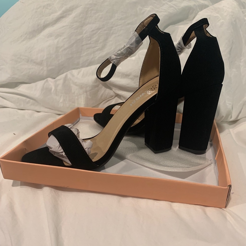 black velvet chunky heel